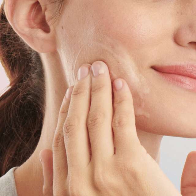 فیس واش اسنشالز انواع پوست150میل Face Wash Gel with Vitamin E & Canola Oil